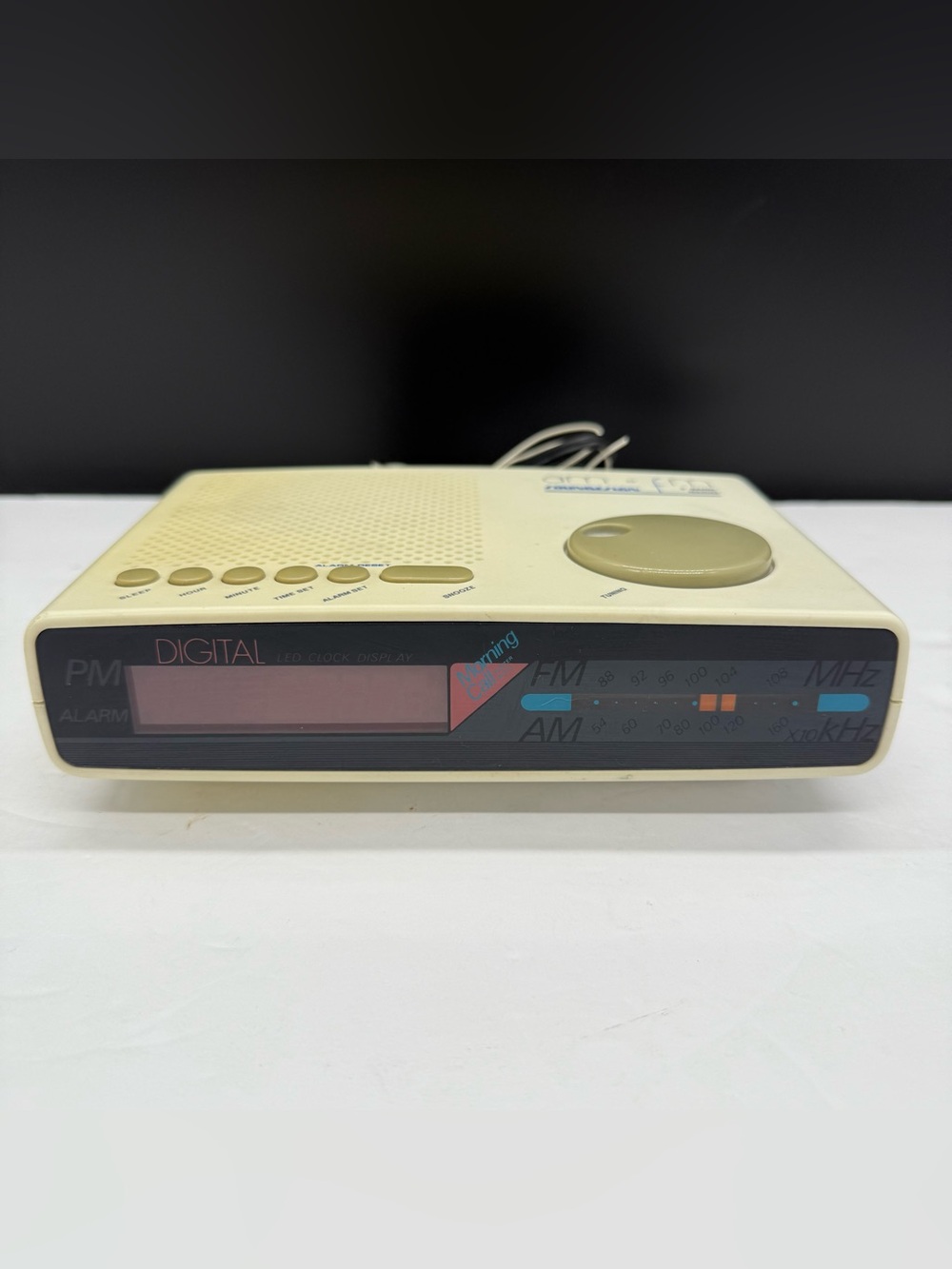 Vintage Soundesign AM/FM Alarm Clock Radio Model 3622WHT Retro 80s 90s WORKS!